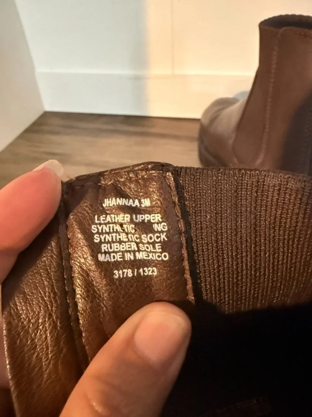 Steve Madden JHANNAA Brown Leather Lug Chelsea Boots Girls Size 3M